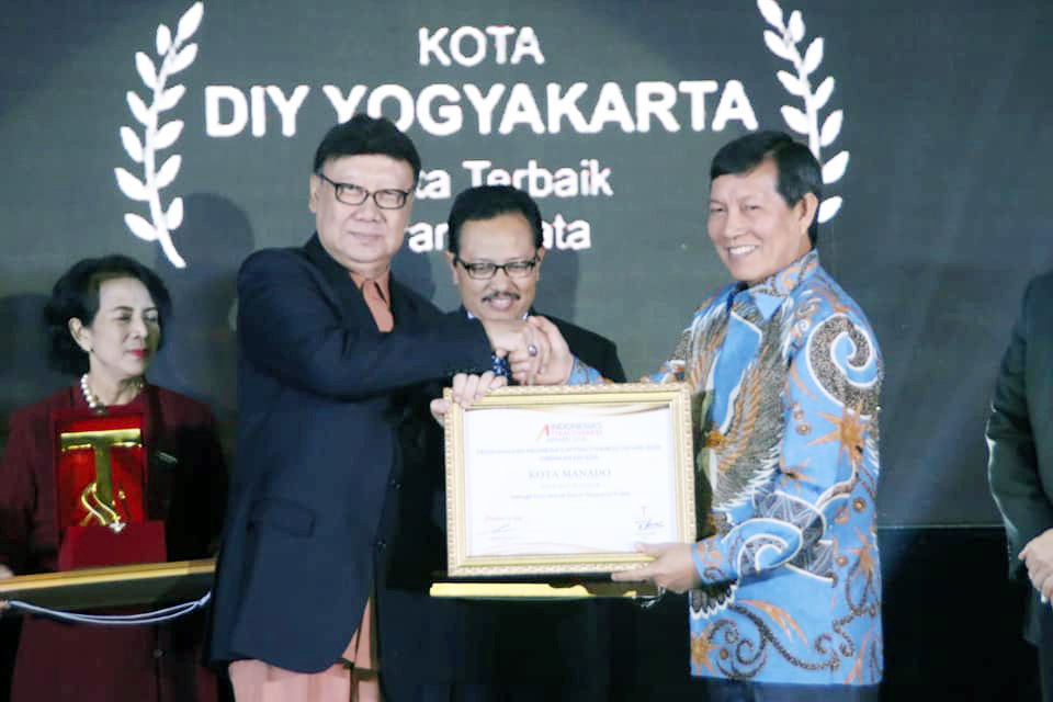 Manado Raih Penghargaan Platinum Indonesias Attractiveness Award 2018 