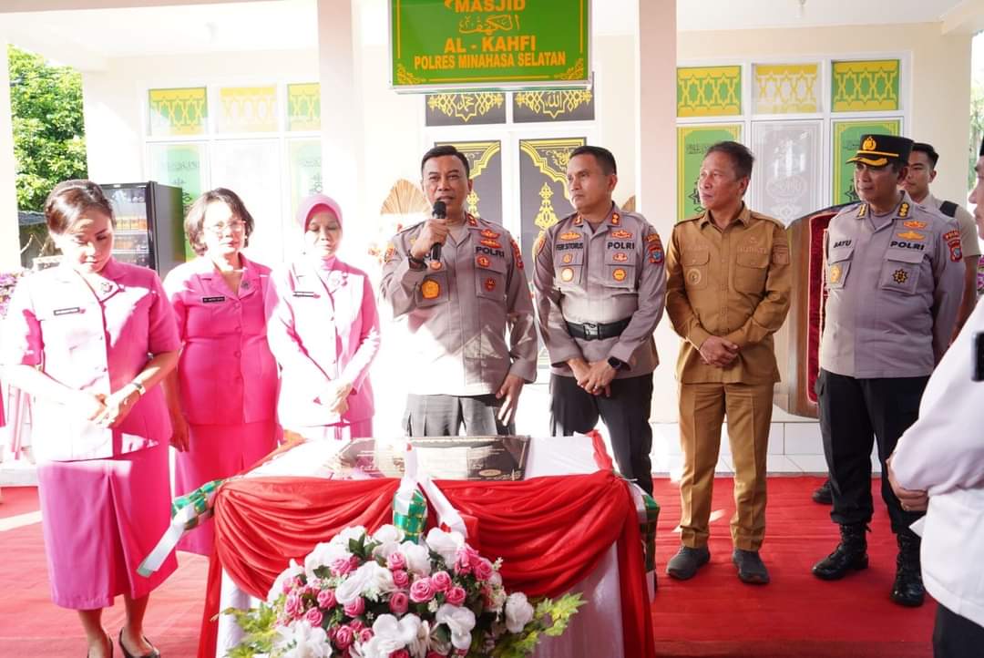 Bupati FDW Dampingi Kapolda Sulut Resmikan Masjid Al-Kahfi di Polres Minsel
