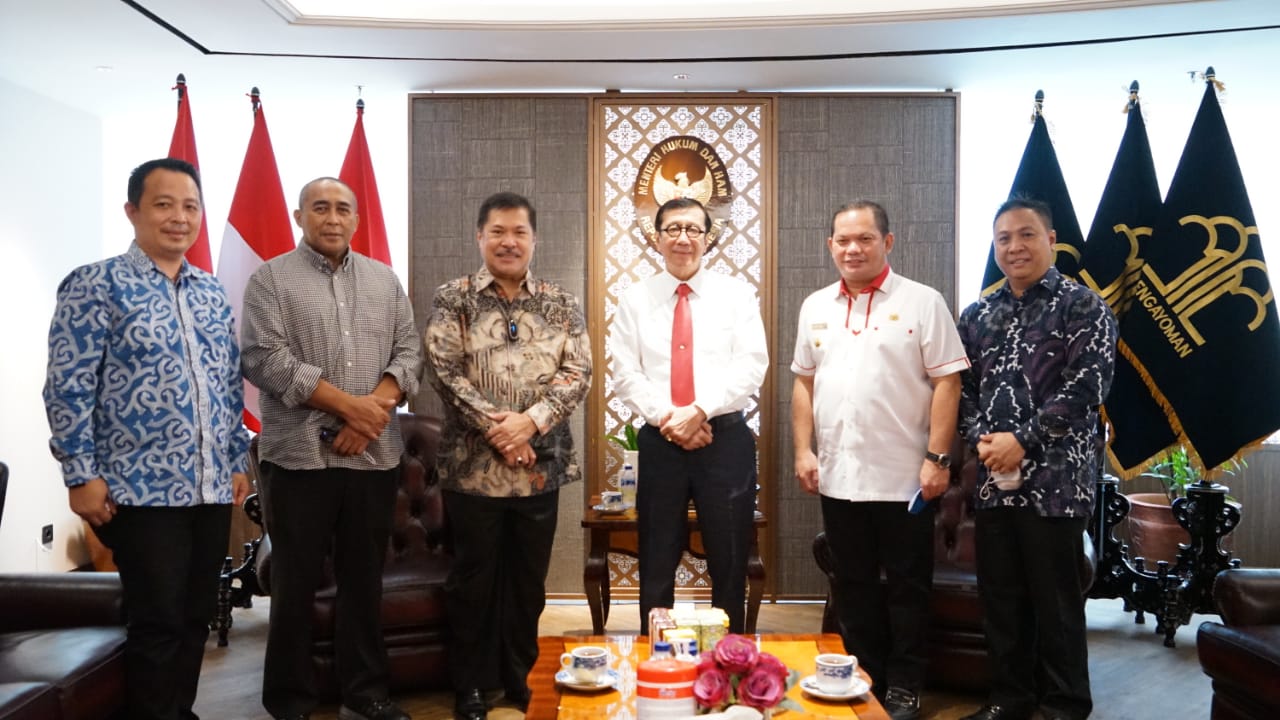 Bupati E2L Temui Menteri Yasonna