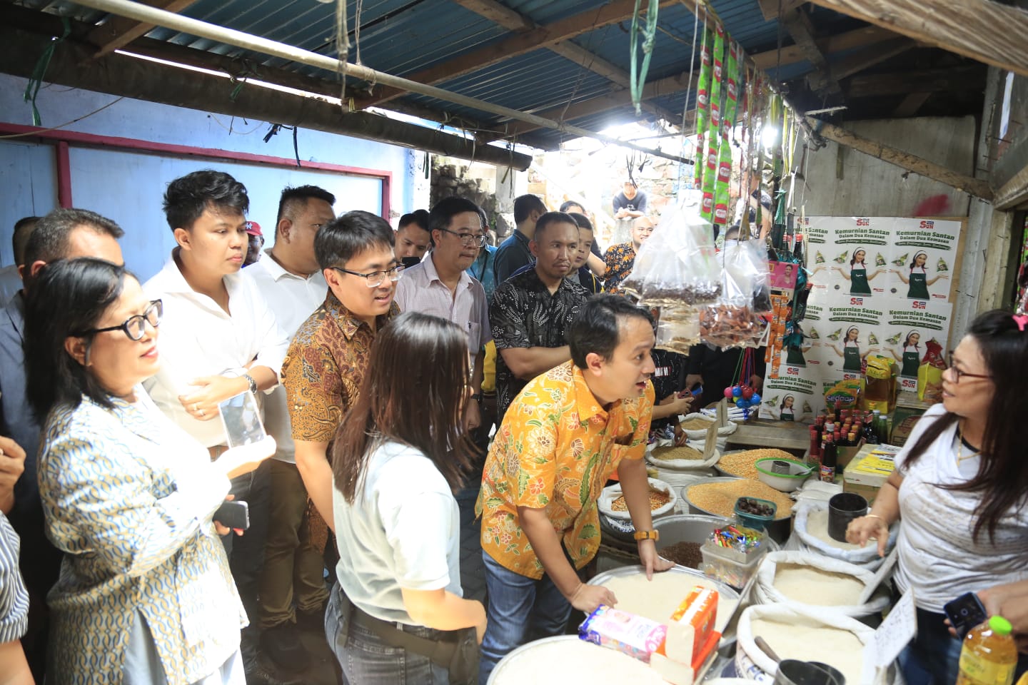 Wamendag-Walikota Blusukan, Terima Aspirasi Pedagang Soal Harga Minyak Goreng Naik di Pasar Bahu