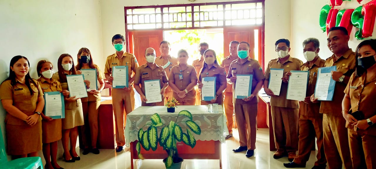 Pejabat Diskominfotik Talaud Tandatangani Perjanjian Kinerja