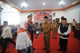 Pj Wali Kota Asripan Nani Lepas 104 JCH Kotamobagu