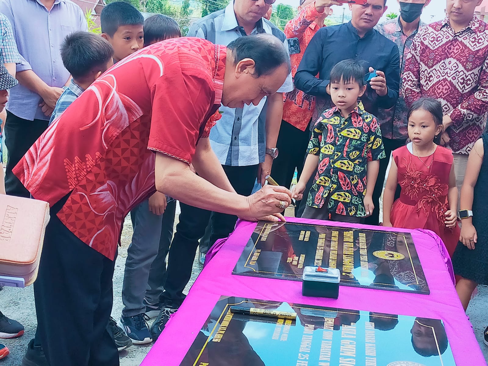 Bupati ROR Resmikan Aula Megah Bernilai Rp 2,2 Miliar Milik Jemaat GMIM Sion Taraitak