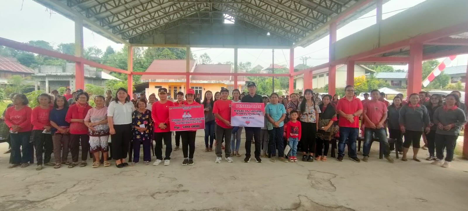 Bupati Minsel Salurkan Bantuan Bapok dan Insentif Lansia di Kecamatan Motoling Raya 