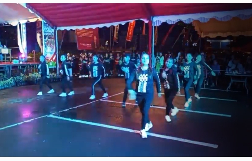 Kinilow Satu Sukses Tampil Line Dance di Panggung Rakyat Tomohon 2023