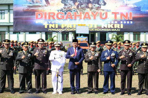 HUT TNI Ke-78, Gubernur Olly: TNI Lahir dari Rakyat TNI 