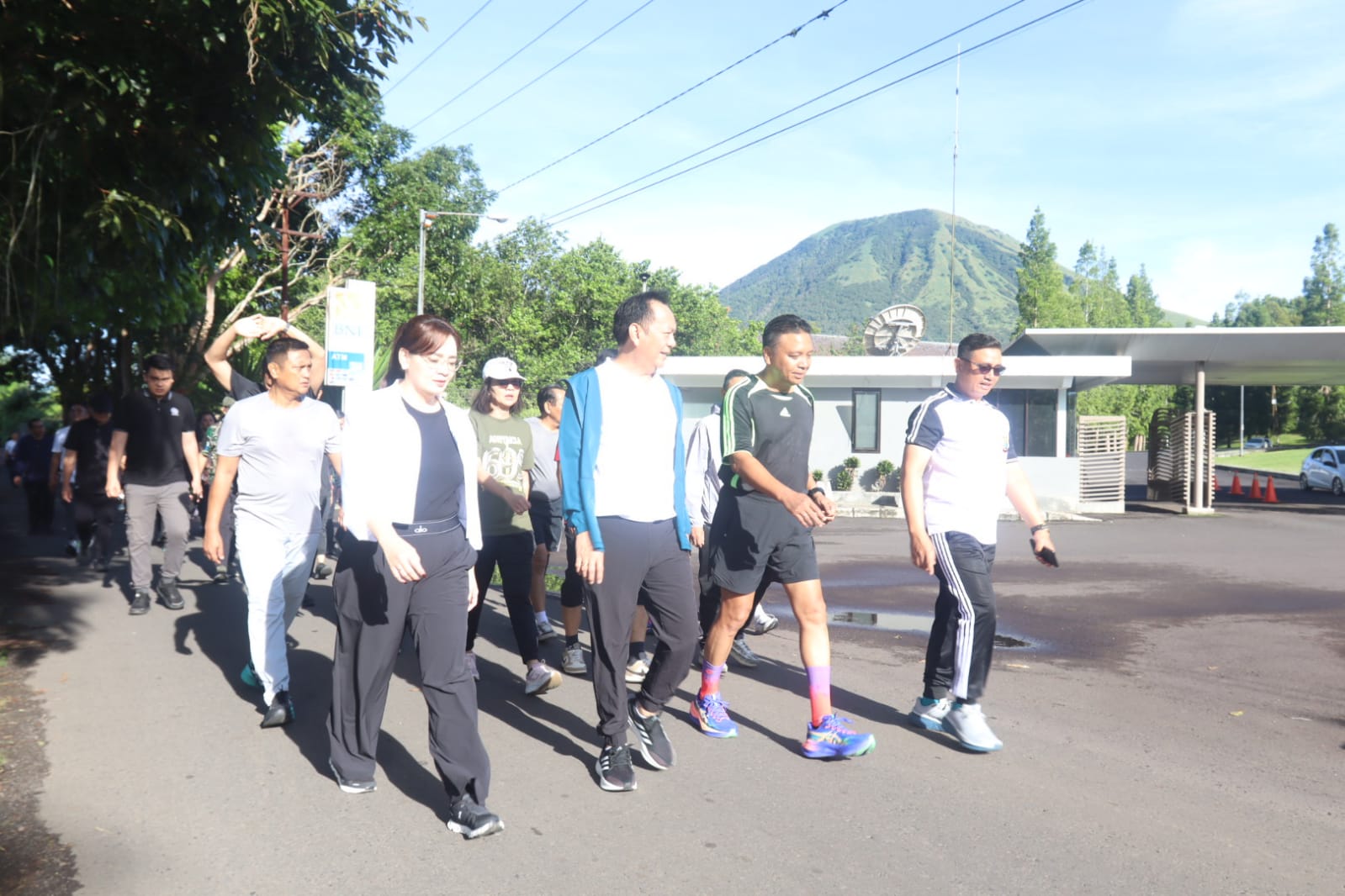 Pemkot Tomohon Gelar Jalan Sehat Bersama Kejati Sulut dan Forkopimda