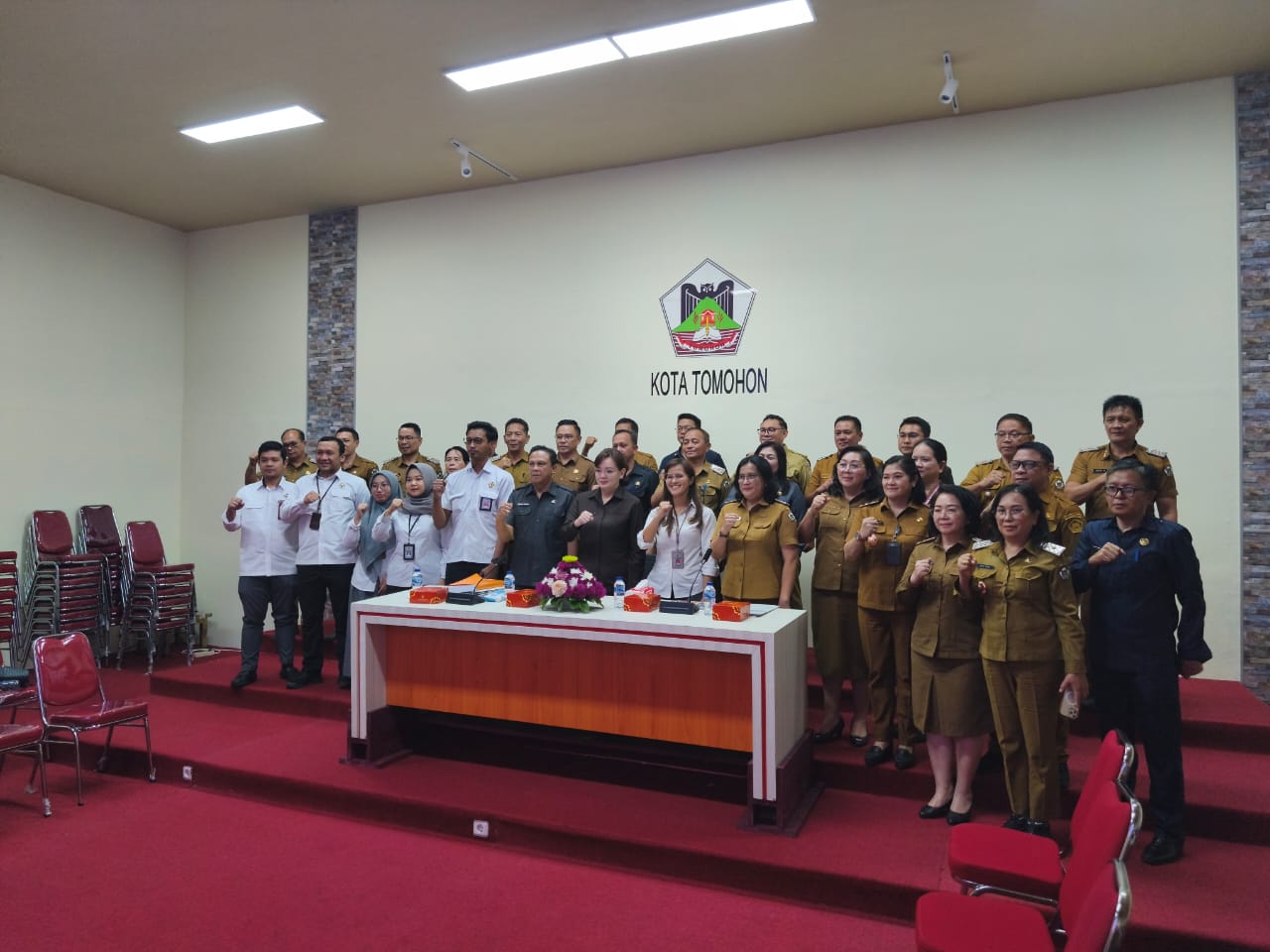 Wakil Wali Kota Tomohon Ikuti Exit Meeting Bersama Tim BPK RI di Ruang Rapat Comment Center