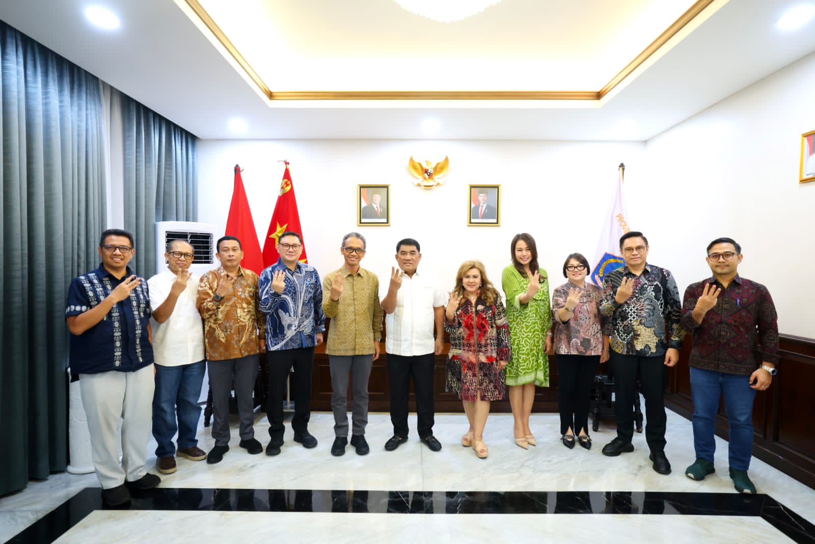 Rapat Seksi Pembuatan Kendaraan Hias dan Petani Bunga Kota Tomohon Bahas Persiapan TIFF 2026