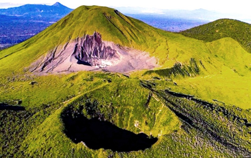 Status Siaga, Pemkot Tomohon Larang Pendakian dan Batasi Aktivitas di Radius 3 KM dari Kawah Gunung Lokon