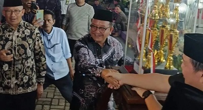 MTQ ke-XXX, Walikota Maurits Mantiri Kembalikan Piala Juara Umum MTQ  Yang Direbut Bitung