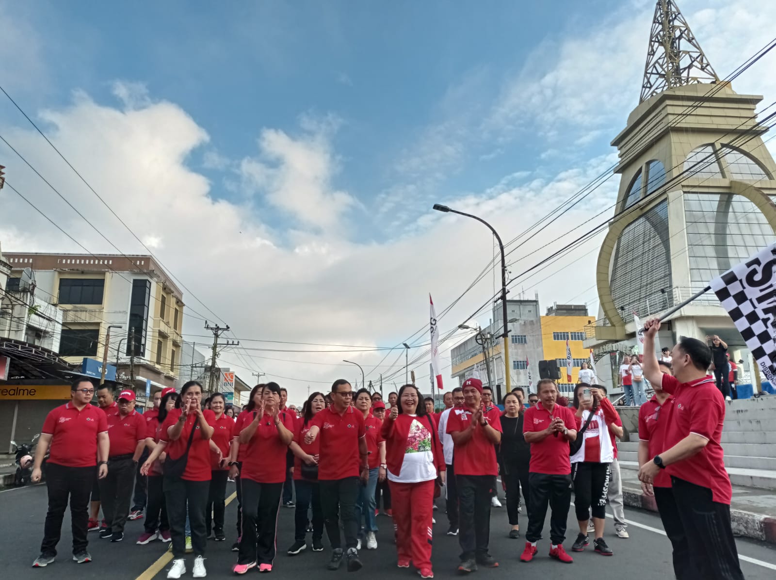 Jalan Sehat Awali Rangkaian HUT Kota Tomohon