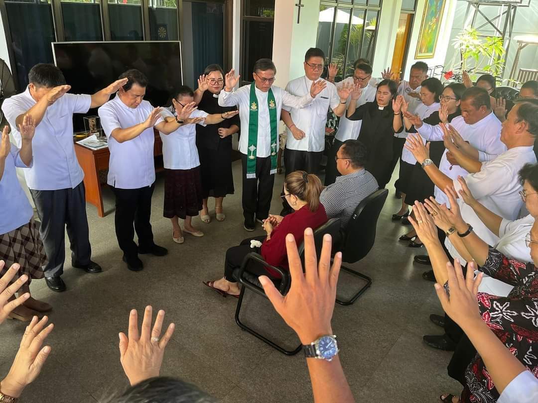 Debat Kedua, RD Didoakan Para Hamba Tuhan