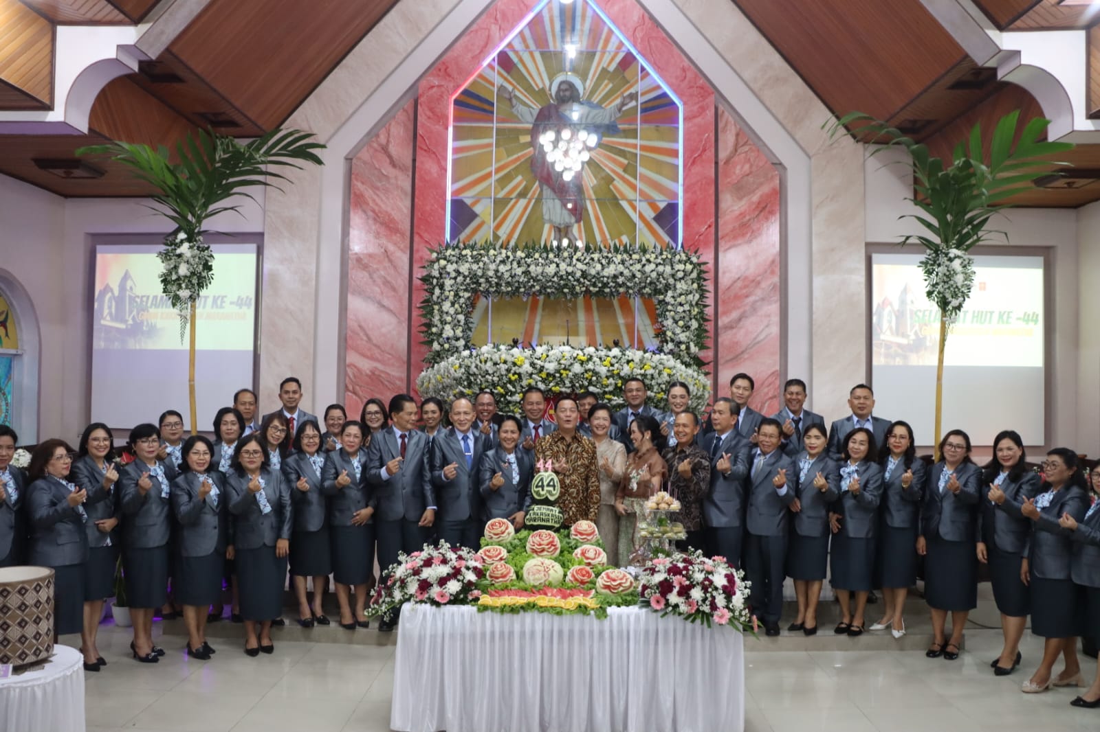 Wali Kota Tomohon Hadiri Syukuran HUT ke-44 Jemaat GMIM Kakaskasen Maranatha, Dorong Perkuat Kebersamaan dan Pelayanan Gereja