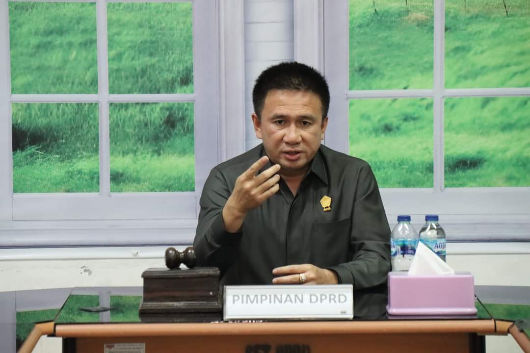 Lumowa : Ranperda Pajak dan Retribusi Lindungi Petani Captikus