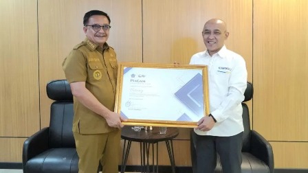 Kota Bitung Terima Penghargaan Kontribusi Pencapaian 100% Penerimaan Pajak 2023