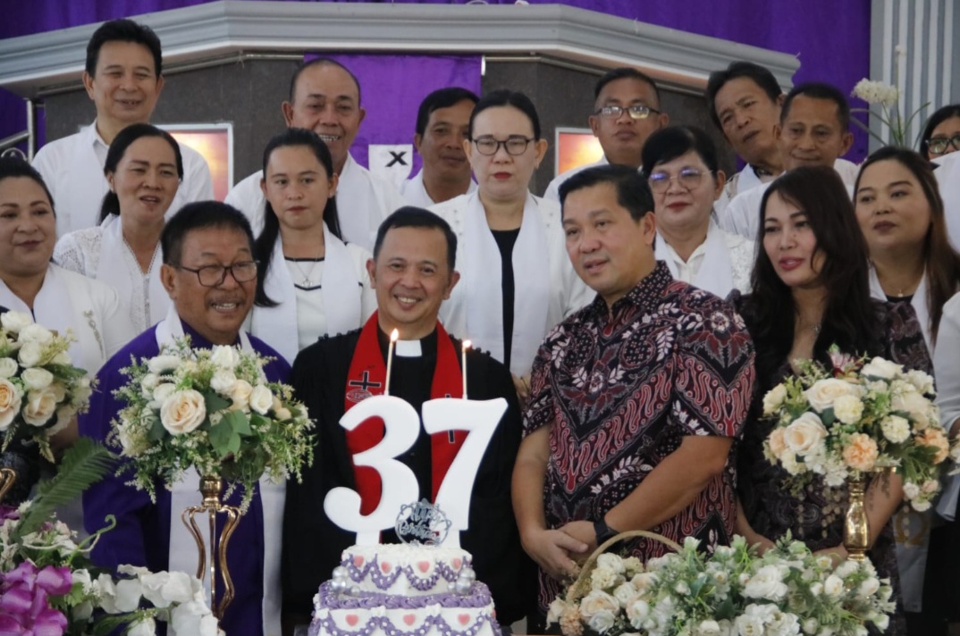 Hadiri HUT GMIM Eben Heazer Tumpaan, Wagub Kandouw Ajak Jaga Keseimbangan Iman dan Pembangunan