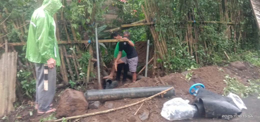 PDAM Kota Tomohon Tunjukkan Komitmen Pelayanan Prima dengan Perbaikan Pipa Bocor di Woloan