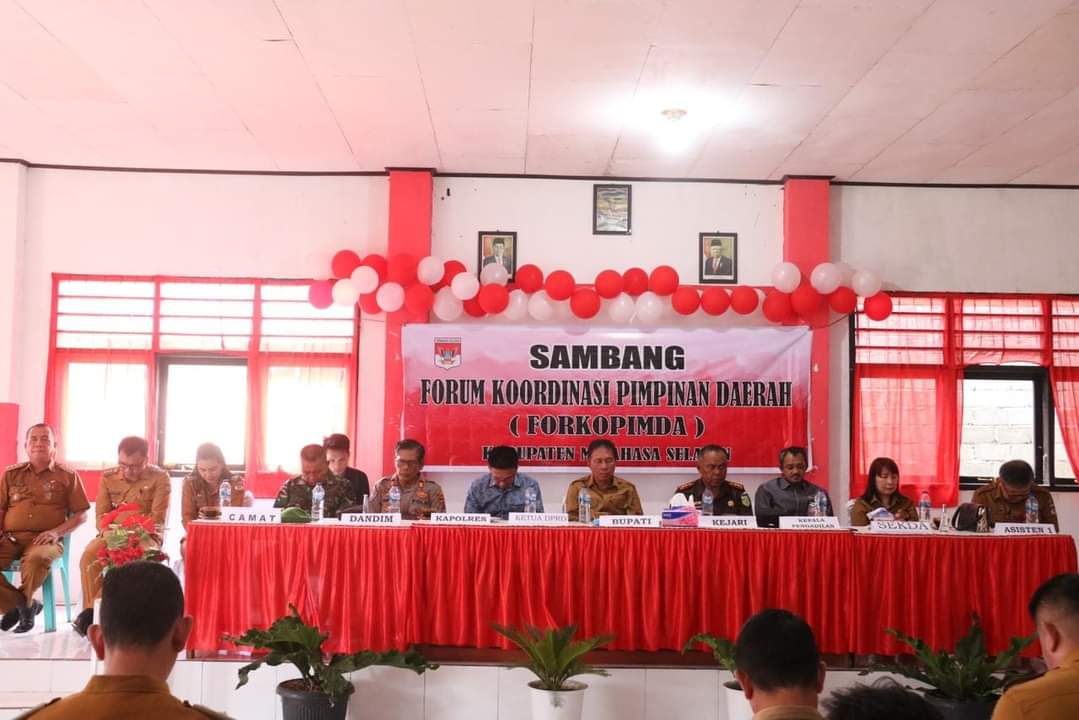 Bupati FDW Hadiri Kegiatan Sambang Forkopimda Kabupaten di Desa Lopana Satu