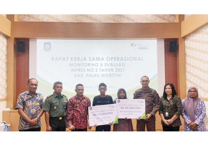 BPJS Ketenagakerjaan Halmahera Utara Serahkan Santunan Ketiga Kali