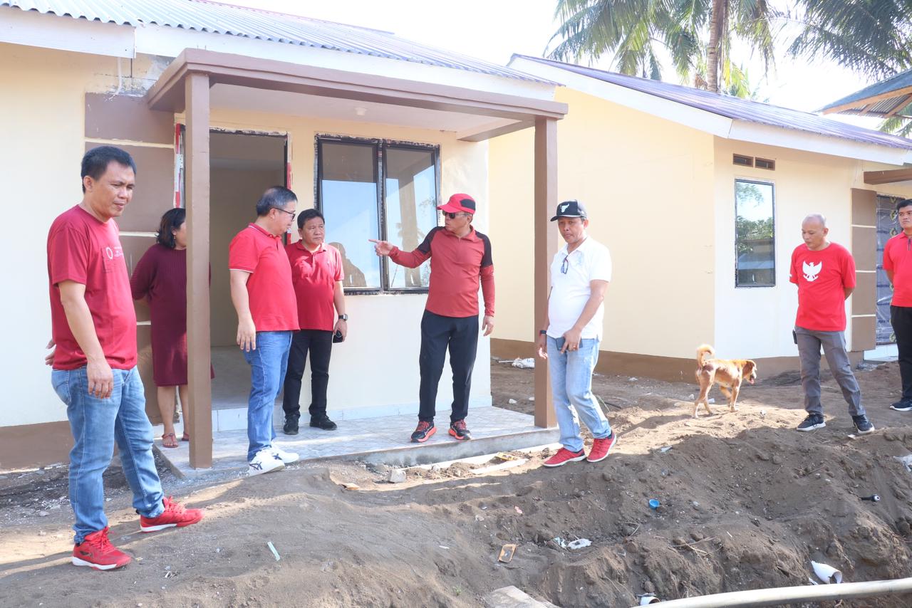 Bupati FDW Tinjau Progres Pembangunan Hunian Tetap Korban Bencana alam Pantai Amurang