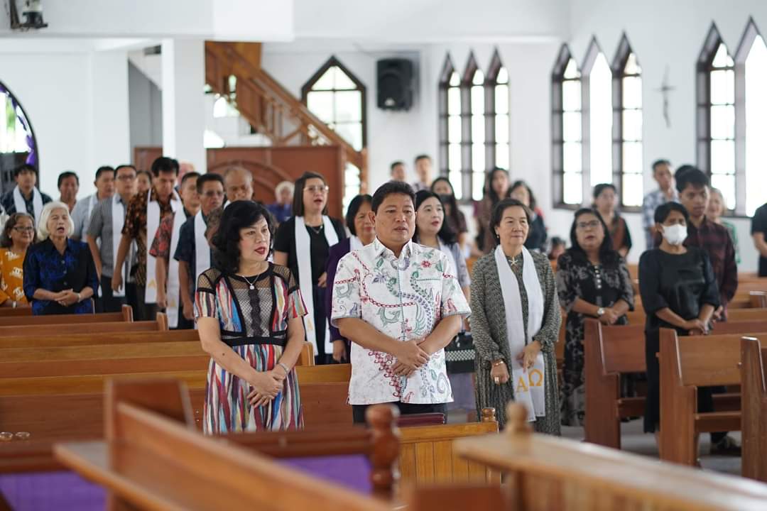Ibadah Bersama Jemaat GMIM Moria Sasaran, Bupati Komendong : Tetaplah Setia