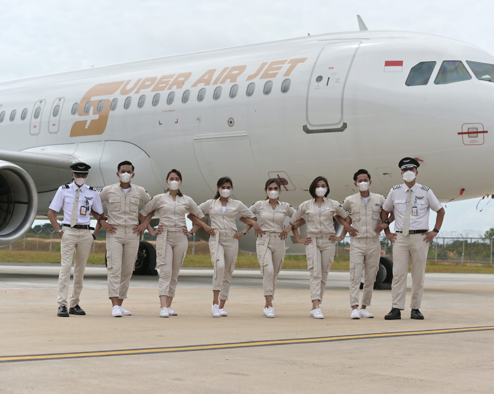 Hallo MAKASSAR! Super Air Jet Terbang Perdana ke Kota Daeng