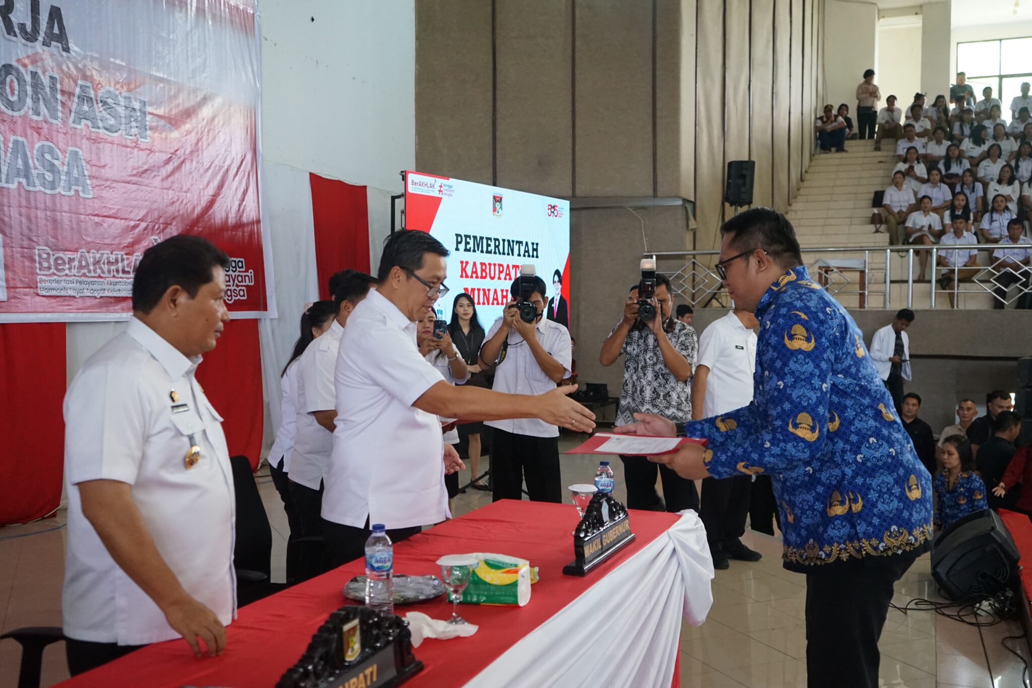 Serahkan SK PPPK, Wagub Steven Kandouw Minta Harus Loyal, Berintegritas dan Bekerja Dengan Hati