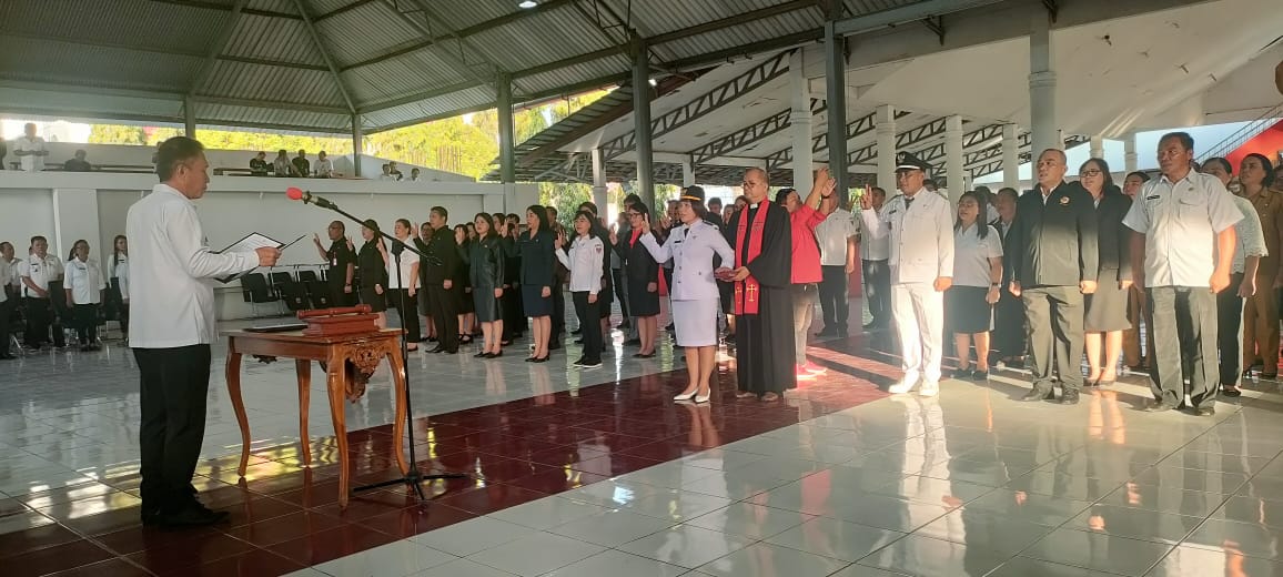 Lakukan Penyegaran, Bupati FDW Lantik Jabatan Administrator, Pengawas, Kapus, Kepsek dan Pejabat Kumtua