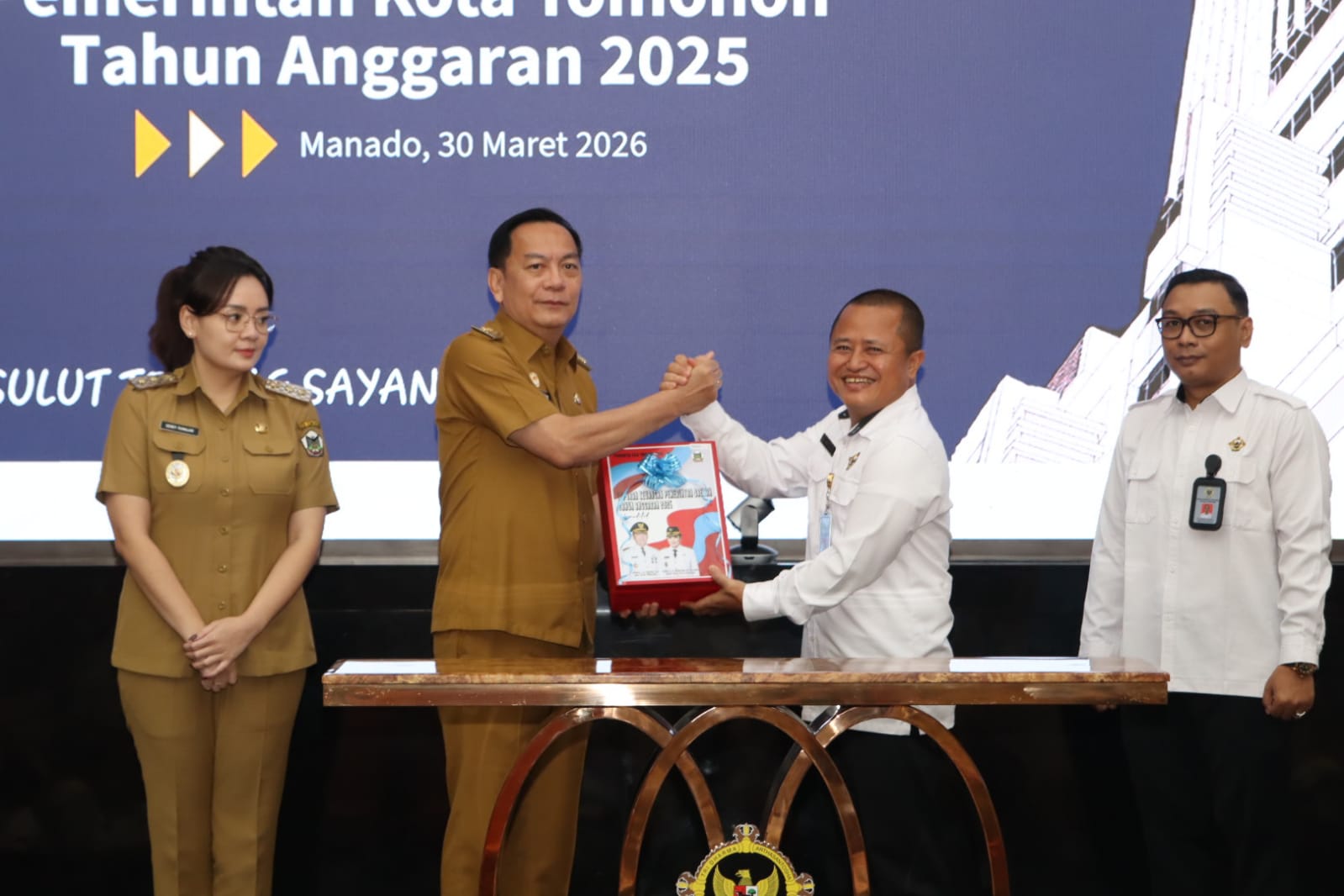 Wali Kota Tomohon Serahkan Laporan Keuangan Unaudited Tahun 2025 ke BPK Perwakilan Sulawesi Utara