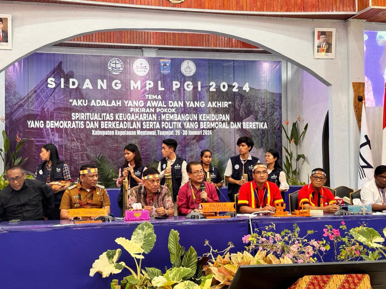 Gubernur Olly Ikuti Sidang MPL PGI Yang Mengangkat Isu Politik Beretika dan Berintegritas