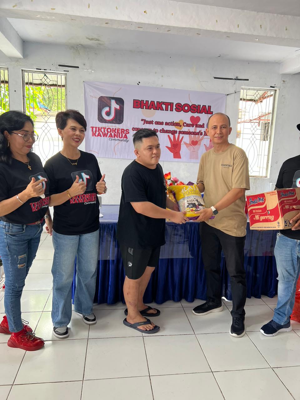 Tiktokers Kawanua Community Gelar Baksos di Panti Asuhan Bhakti Mulia