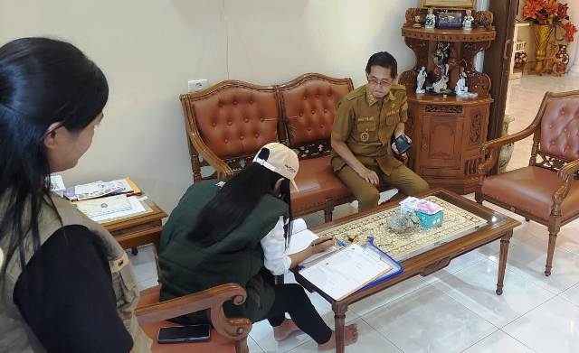 Maurits-Hengky Pertama Didatangi Pantarlih, Ajak Warga Bitung Sukseskan Pilkada 2024