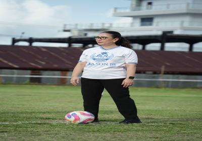 Buka LGR Season 3, Wabup Vasung Lakukan Kick-Off di Lapangan Schwarz Langowan
