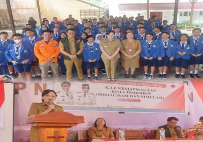 Simulasi Kesiapsiagaan Bencana di SMP Negeri 1 Tomohon, Wawali Sendy: Siap Cerdas Selamat