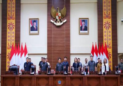 Gubernur Yulius Sampaikan Ranperda Pertanggungjawaban APBD 2025 di Paripurna DPRD Sulut