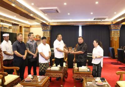 Jajaki Kerja Sama Sister City, Pemkab Minahasa Gandeng Pemkab Gianyar