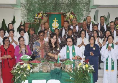 Wawali Sendy Hadiri Ibadah Syukur HUT ke-178 Jemaat GMIM Baitani Matani dan Pentahbisan Pastori 4