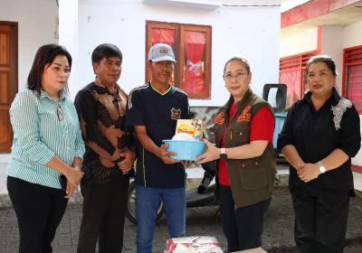 Korban Bencana di Kakas Terima Bantuan Pemerintah