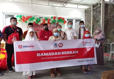 Kobalorasi Alfamidi & Media Salurkan Paket Ramadhan Untuk Anak-anak Panti Asuhan di Manado