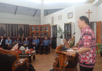 Wali Kota Tomohon Sambut Hangat Kedatangan Mahasiswa Australia dan Tim Universitas Klabat