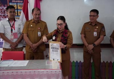 Buka Naskah USAJ SD di Tondano, Wabup Vasung Pastikan Kelancaran Program MBG