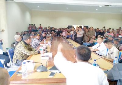 RDP Ricuh, Fasilitas Gedung DPRD Bolmong Dirusak